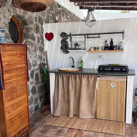 Quattrocchi - Giardino E Terrazzi Con Vista Panoramica Sul Mare, Etna E Vulcano Holiday home