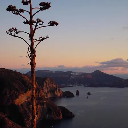 Quattrocchi - Giardino E Terrazzi Con Vista Panoramica Sul Mare, Etna E Vulcano * リーパリ