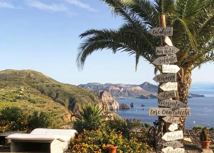 Quattrocchi - Giardino E Terrazzi Con Vista Panoramica Sul Mare, Etna E Vulcano * Città di Lipari