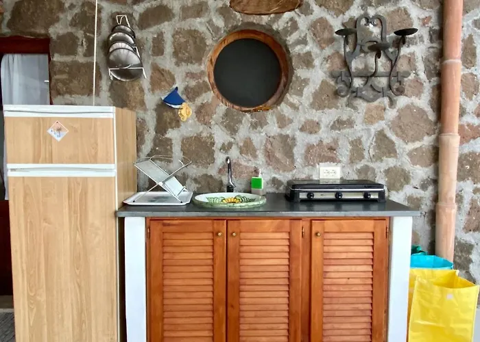 Quattrocchi - Giardino E Terrazzi Con Vista Panoramica Sul Mare, Etna E Vulcano Casa vacanze Città di Lipari