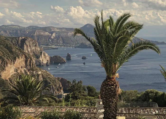 Quattrocchi - Giardino E Terrazzi Con Vista Panoramica Sul Mare, Etna E Vulcano * Lipari (Isola Lipari)