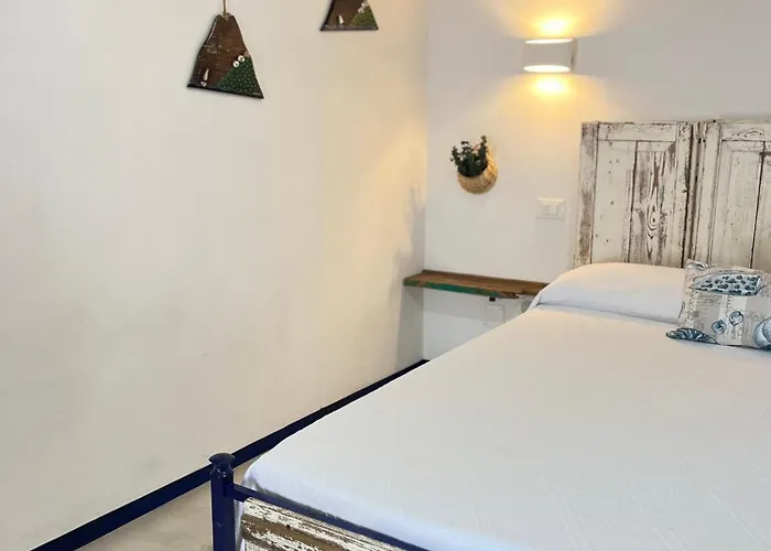 Quattrocchi - Giardino E Terrazzi Con Vista Panoramica Sul Mare, Etna E Vulcano * Città di Lipari