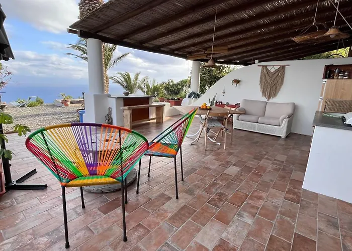 Quattrocchi - Giardino E Terrazzi Con Vista Panoramica Sul Mare, Etna E Vulcano * ליפארי