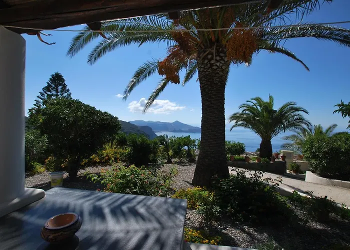 Casa vacanze Quattrocchi - Giardino E Terrazzi Con Vista Panoramica Sul Mare, Etna E Vulcano