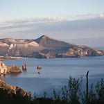 Ferienhaus Quattrocchi - Giardino E Terrazzi Con Vista Panoramica Sul Mare, Etna E Vulcano Lipari (Isola Lipari)