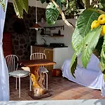 Ferienhaus Quattrocchi - Giardino E Terrazzi Con Vista Panoramica Sul Mare, Etna E Vulcano