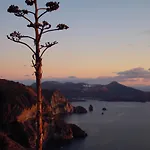 Quattrocchi - Giardino E Terrazzi Con Vista Panoramica Sul Mare, Etna E Vulcano * Lipari (Isola Lipari)