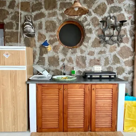 Quattrocchi - Giardino E Terrazzi Con Vista Panoramica Sul Mare, Etna E Vulcano 펜션 리파리