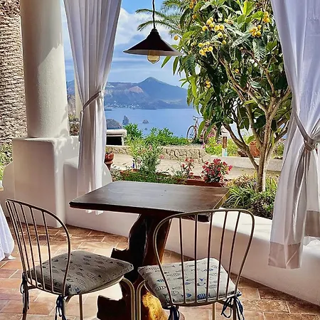 펜션 Quattrocchi - Giardino E Terrazzi Con Vista Panoramica Sul Mare, Etna E Vulcano *