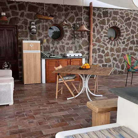 Quattrocchi - Giardino E Terrazzi Con Vista Panoramica Sul Mare, Etna E Vulcano Feriehus *