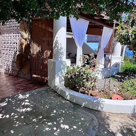 Quattrocchi - Giardino E Terrazzi Con Vista Panoramica Sul Mare, Etna E Vulcano 펜션 리파리