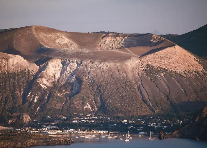 Semesterbostad Quattrocchi - Giardino E Terrazzi Con Vista Panoramica Sul Mare, Etna E Vulcano