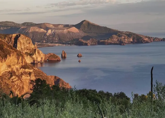 Quattrocchi - Giardino E Terrazzi Con Vista Panoramica Sul Mare, Etna E Vulcano Città di Lipari