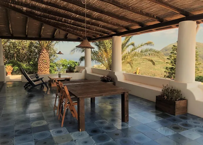 Holiday home Quattrocchi - Giardino E Terrazzi Con Vista Panoramica Sul Mare, Etna E Vulcano