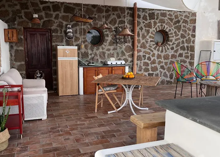 Quattrocchi - Giardino E Terrazzi Con Vista Panoramica Sul Mare, Etna E Vulcano Casa vacanze *